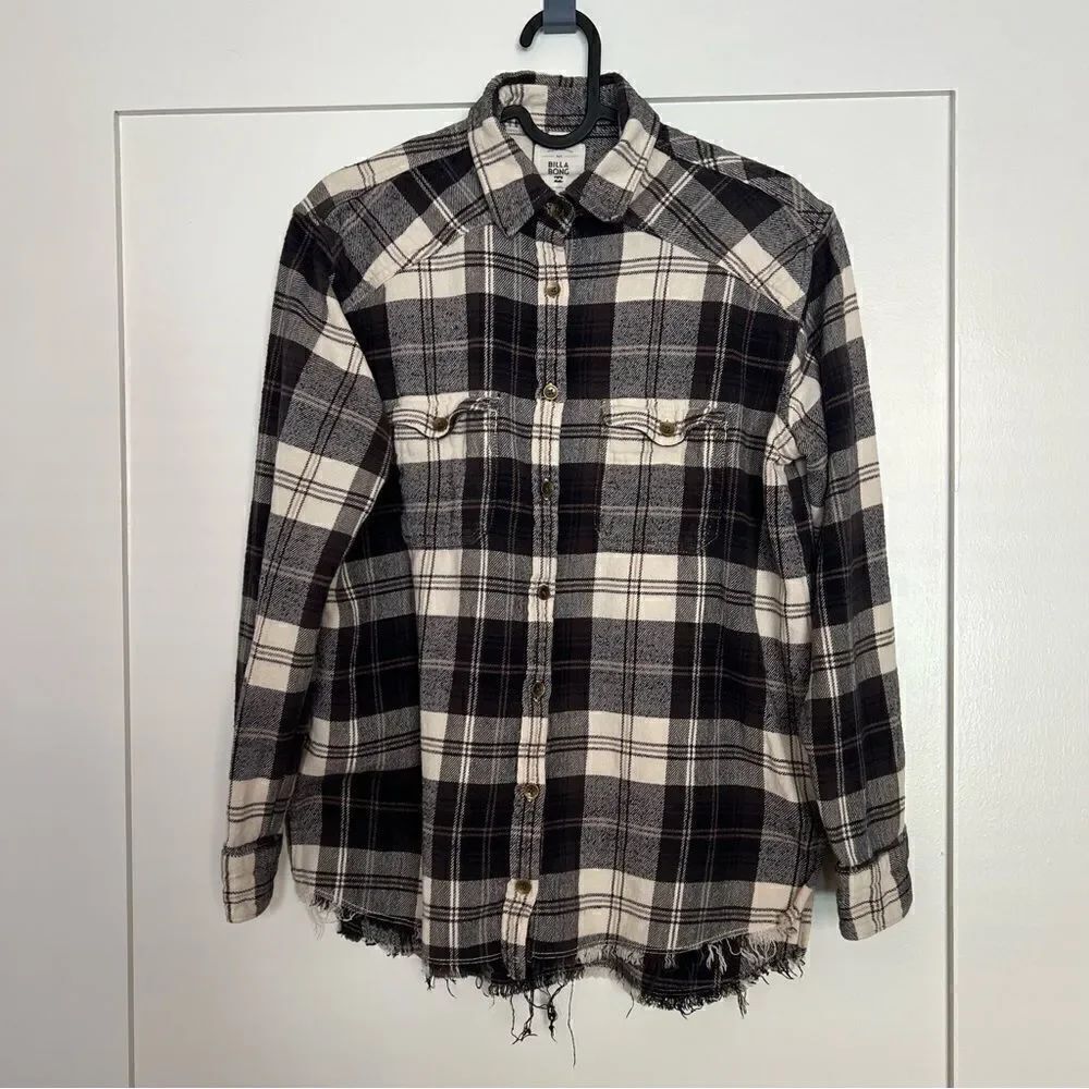 Billabong Shirt Women Small Brown Flannel Plaid Long Sleeve Frayed Hem Botton Up